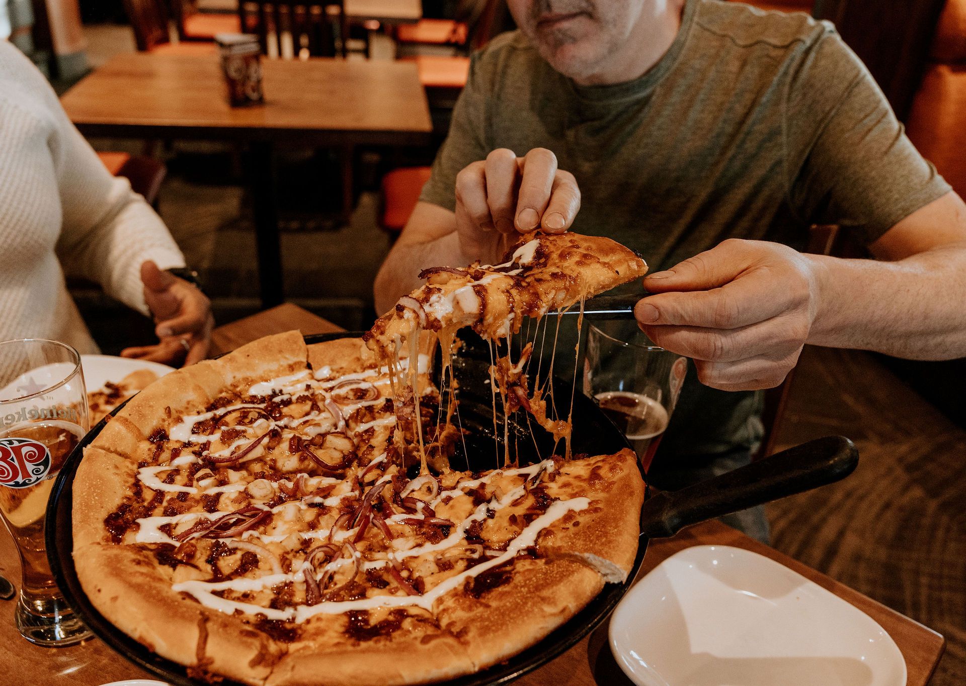 restaurant-beauce-boston-pizza-saint-georges (1)